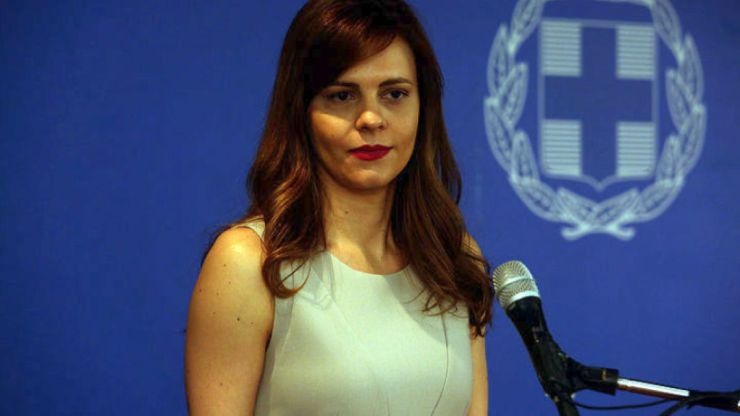 Αχτσιόγλου: Αυξήσεις σε μισθούς και συντάξεις μετά από μια δεκαετία
