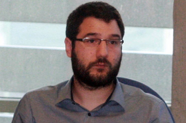 Ηλιόπουλος: “Η κυβέρνηση Μητσοτάκη έξι μήνες πετούσε χαρταετό στο θέμα των σχολείων”