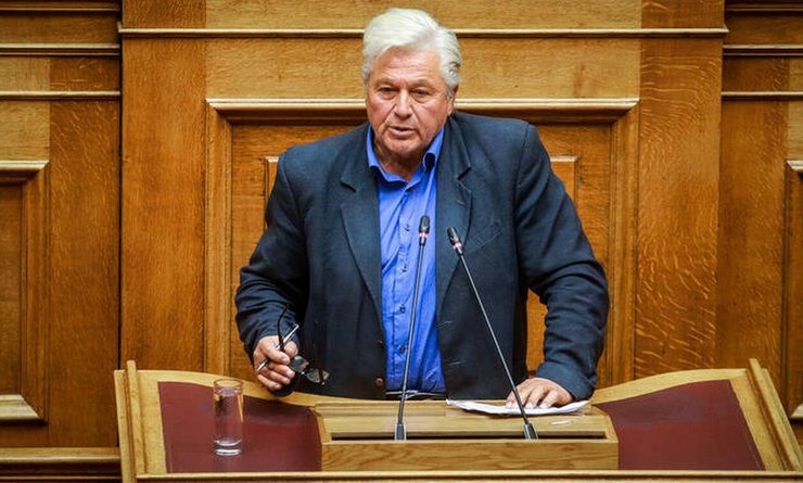Μύλος με την παραίτηση Παπαχριστόπουλου - σε «αναμμένα κάρβουνα» ο Π. Καμμένος