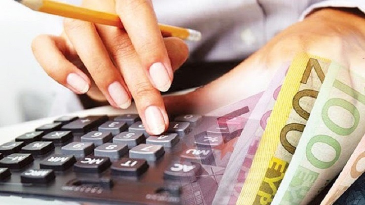 Περισσότερες δόσεις με τσουχτερό επιτόκιο για χρέη στην εφορία