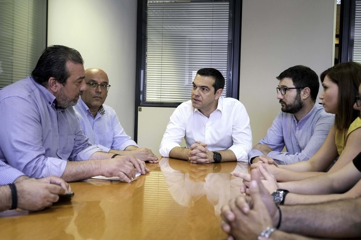 Τσίπρας στη Δημ. Αστυνομία: Με απόφαση Μητσοτάκη σε διαθεσιμότητα 15.000 υπάλληλοι