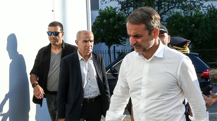 Oικόπεδο που καθαρίστηκε από την καύσιμη ύλη στο Μάτι επισκέφθηκε ο Κ.Μητσοτάκης