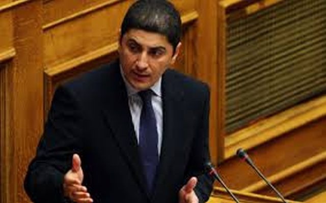 Εκατοντάδες αποχωρήσεις από την Τ.Ο της ΝΔ Ηρακλείου λόγω Αυγενάκη