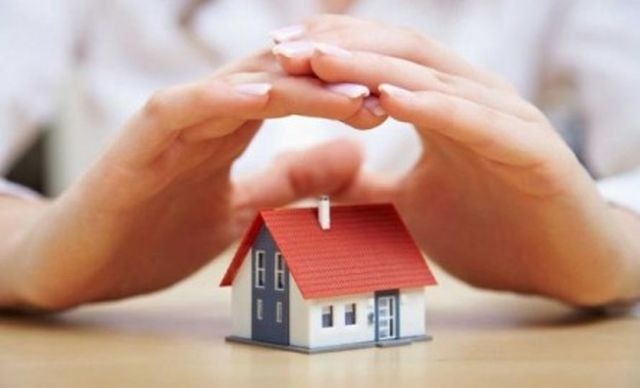 Βουλή: Τροπολογία ΣΥΡΙΖΑ για την αναστολή πλειστηριασμών κύριας κατοικίας