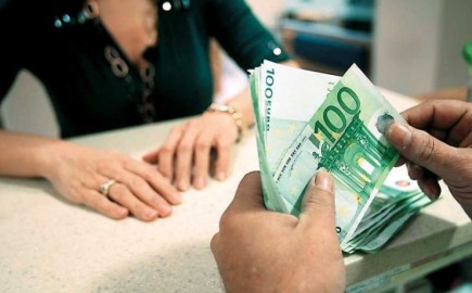 Παράταση προθεσμιών για τα 800 ευρώ