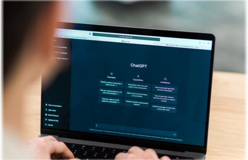 OpenAI: Έσοδα $100 εκατ. σε 2 μήνες από διαφημίσεις στο ChatGPT