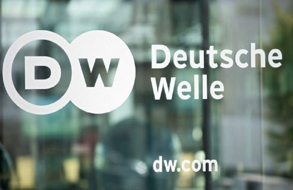 Η Deutsche Welle θα συνεχίσει να μιλά ελληνικά - Απετράπη το λουκέτο