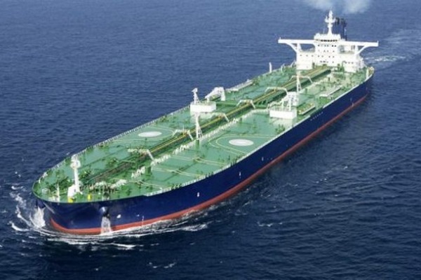 Το Ιράν ανοίγει τα Στενά του Ορμούζ – Προσωρινή ανάσα για το εμπόριο, -10% οι τιμές πετρελαίου