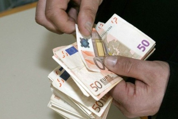 Οι μισθοί επιστρέφουν στη... μιζέρια- «Φρένο» στις αυξήσεις- Στοιχεία ΤτΕ