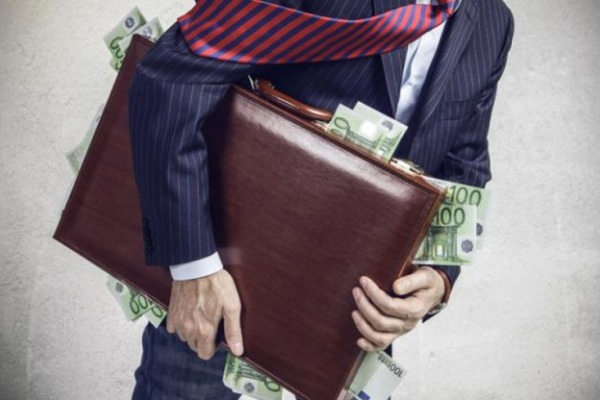 Αστείρευτη η δεξαμενή του μαύρου χρήματος στην Ελλάδα!