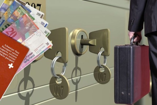 Ποιές καταθέσεις σε ξένες τράπεζες ξεφεύγουν από την Εφορία (απόφαση ΣτΕ)