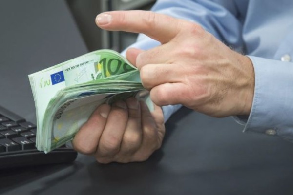 Συνταξιούχοι δύο ταχυτήτων: Χάσμα 716€ στις νέες συντάξεις Δημόσιου-Ιδιωτικού τομέα!