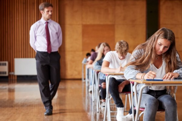 Οι κρίσιμες εξετάσεις για την οικονομία και την επόμενη αναβάθμιση