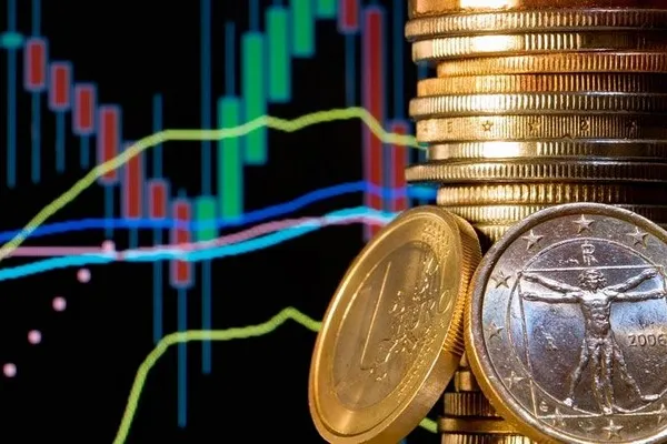 Οι Έλληνες επιστρέφουν στις μετοχές – Σχέδιο για επενδυτικά κίνητρα