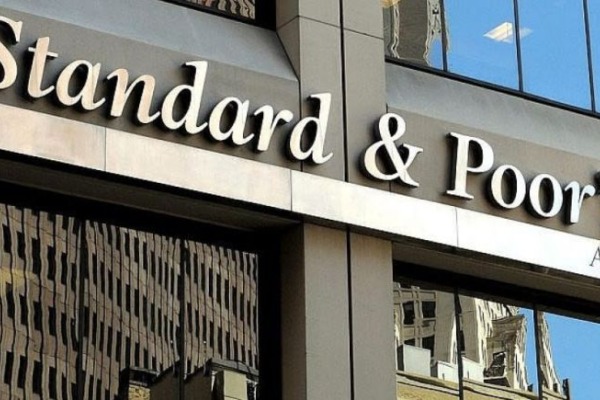 Τράπεζες: Αναβάθμιση των προοπτικών από την S&P – Οι εκτιμήσεις