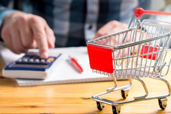 Υποχώρησε οριακά ο πληθωρισμός, παραμένουμε στο Top 3 της ακρίβειας