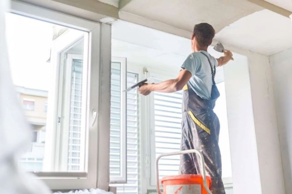 Μείωση φόρου έως 16.000 ευρώ σε όσους ανακαινίζουν ακίνητα (η απόφαση)