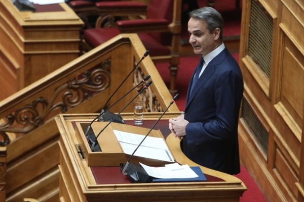Μείωση 10 λεπτών στη βενζίνη «απέσπασε» η κυβέρνηση από τα διυλιστήρια