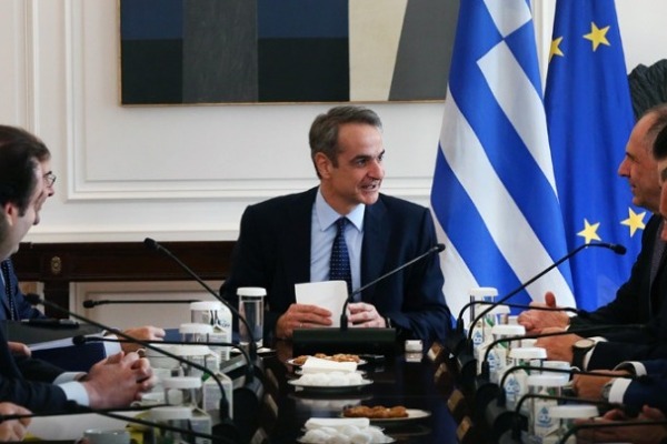 Δεξιά στροφή Μητσοτάκη με αφορμή το προσφυγικό και εκλογική στόχευση