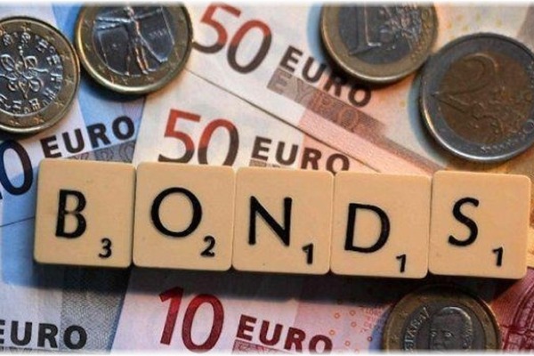 "Πραγματικό χρήμα" στα ομόλογα- Στο περιθώριο τα hedge funds
