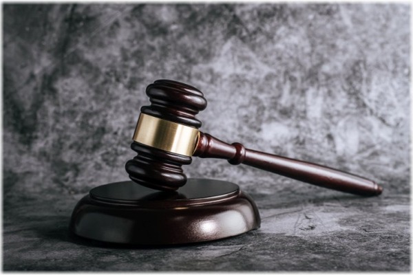 «Βρέχει» αποφάσεις για ακύρωση πλειστηριασμών - Γιατί χάνουν οι servicers