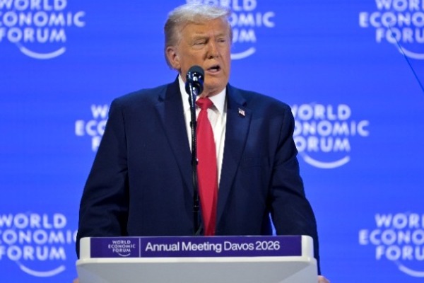 Τραμπ από Νταβός: Δώστε μου τη Γροιλανδία – Διαπραγματεύσεις και όχι στρατιωτική επέμβαση 