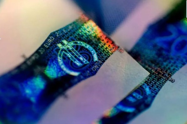 Ούτε η εφορία θα βλέπει τις συναλλαγές με το ψηφιακό ευρώ