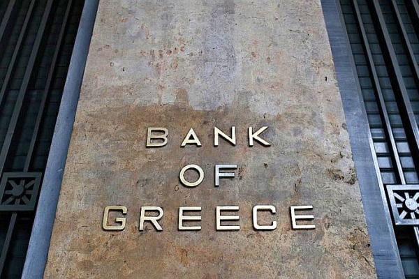 Τα λεφτά δεν πάνε σε... τούβλα: Ρεκόρ παραγωγικών επενδύσεων το '26 «βλέπει» η ΤτΕ