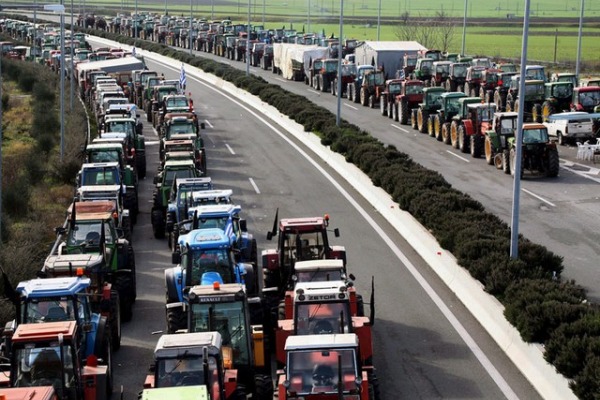 Crash test για την κυβέρνηση η σύγκρουση με τους αγρότες–Μαστίγιο και καρότο από Μητσοτάκη