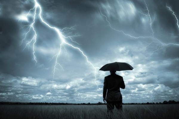Βουλιάζουν οι μετοχές, τράπεζες -4,6%- Καταιγίδα σαρώνει το χρηματιστήριο