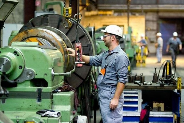 «Τρέχει η ελληνική βιομηχανία, μένει πίσω η ευρωπαϊκή