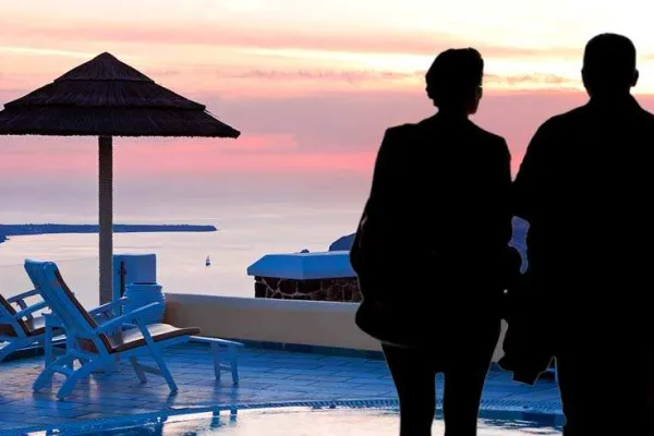 Σαρώνει τις τουριστικές περιοχές η Εφορία