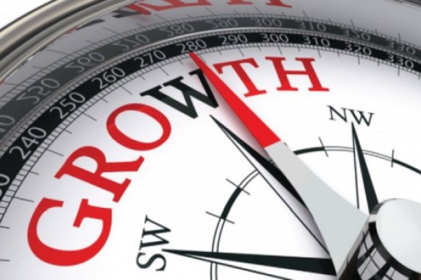 Ανάπτυξη 2,2% προβλέπει η Κομισιόν και ετήσια αύξηση μισθών 3,6%