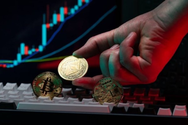 Μπλόκο της εφορίας στους κατόχους κρυπτονομισμάτων!