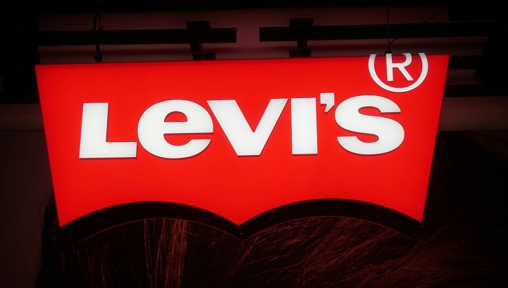 Πώς η Levi’s εκτόξευσε τα κέρδη της παρά τους δασμούς