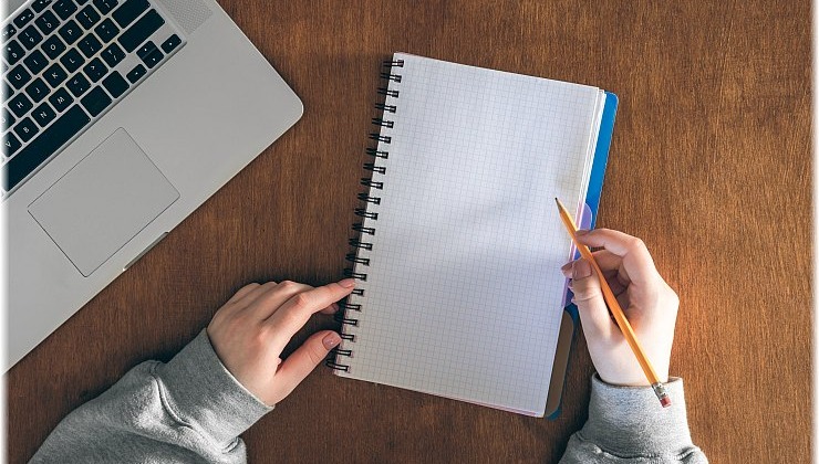 Η "αναγέννηση" του χειρόγραφου: Γιατί η "γενιά Άλφα" ξαναμαθαίνει γραφή με το χέρι