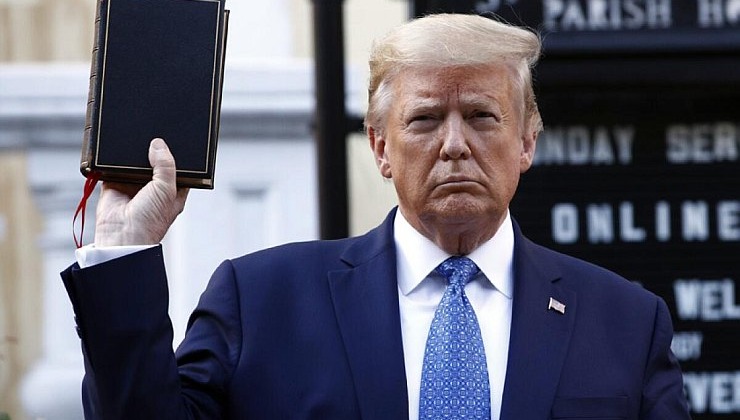 Ρήγματα στη θρησκευτική βάση Τραμπ, που τον επανέφερε στον Λευκό Οίκο