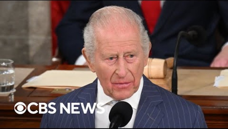 Χιούμορ στην επιφάνεια, μηνύματα στο βάθος