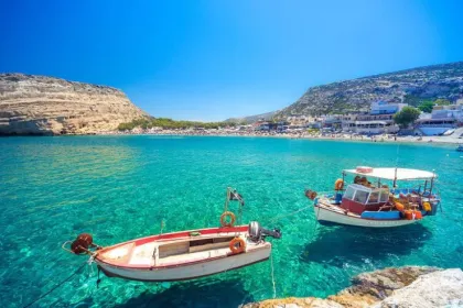 Ρεκόρ στον τουρισμό, αλλά οι μισοί Έλληνες δεν έχουν για διακοπές