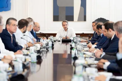 Μέτρα για τους πυρόπληκτους με αποζημιώσεις, αναστολές συμβάσεων & πάγωμα πλειστηριασμών 