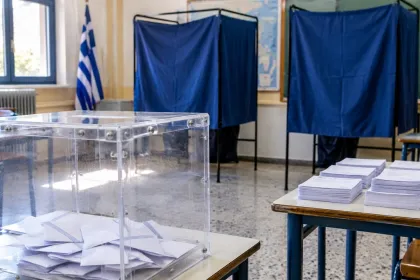 Δημοσκοπήσεις: «Καμπανάκια» για ΝΔ και ΕΛΑΣ, άνοδος του ΠΑΣΟΚ-Τι παίρνει ο Σαμαράς