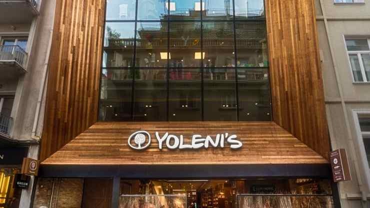 Άνοιξε το πρώτο Yoleni’s Store στις ΗΠΑ 