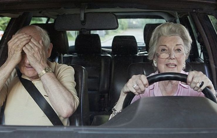 Εξετάσεις για 74χρονους που οδηγούν