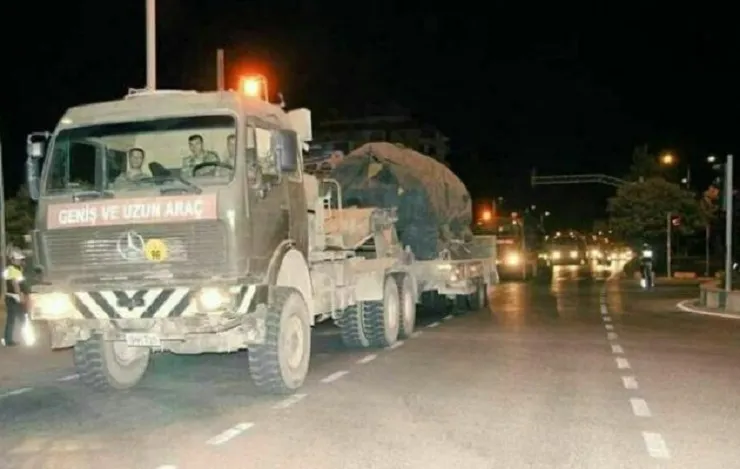 Τουρκική στρατιωτική φάλαγγα στην Ιντλίμπ 