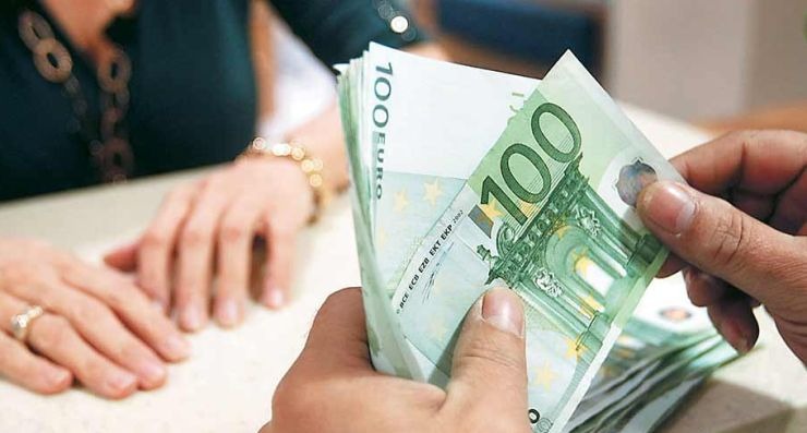Το ποσό των 45.000 ευρώ που ανακοινώθηκε αφορά σε καθαρό εισόδημα, χωρίς τους φόρους εισοδήματος που επιβλήθηκαν επ' αυτού