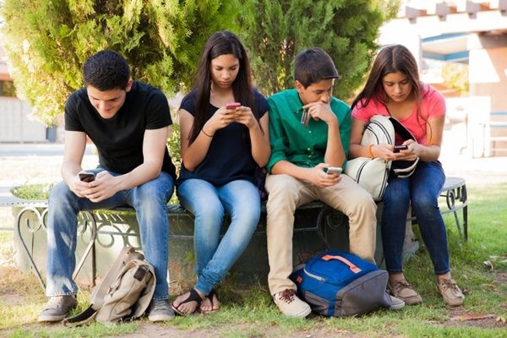 έφηβοι και social media