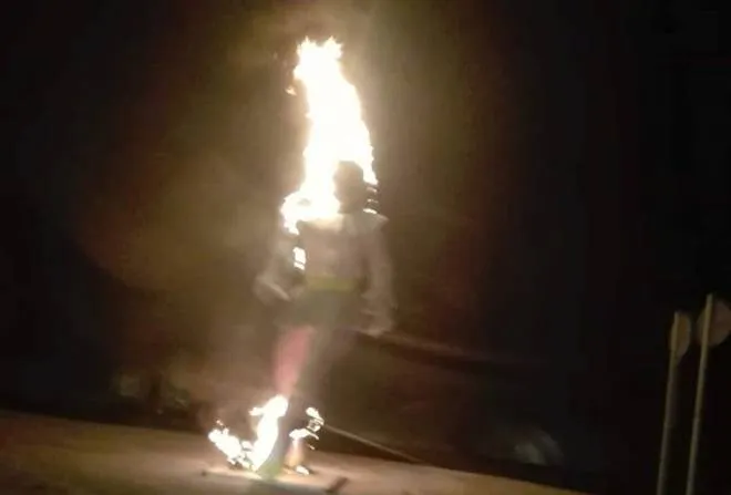 Πάτρα: Ιερέας-εμπρηστής, έβαζε φωτιά σε καρναβαλικές κατασκευές!