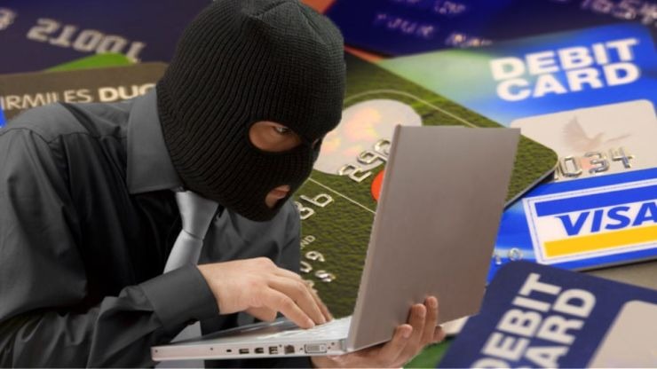 Μαζική εισβολή χάκερ στις κάρτες πληρωμών και στο web-banking