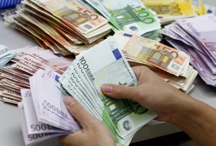 Στο υψηλότερο σημείο από το 2017 εκτοξεύτηκαν τα φέσια του Δημοσίου προς ιδιώτες, τα οποία αγγίζουν τα 3 δισ. ευρώ