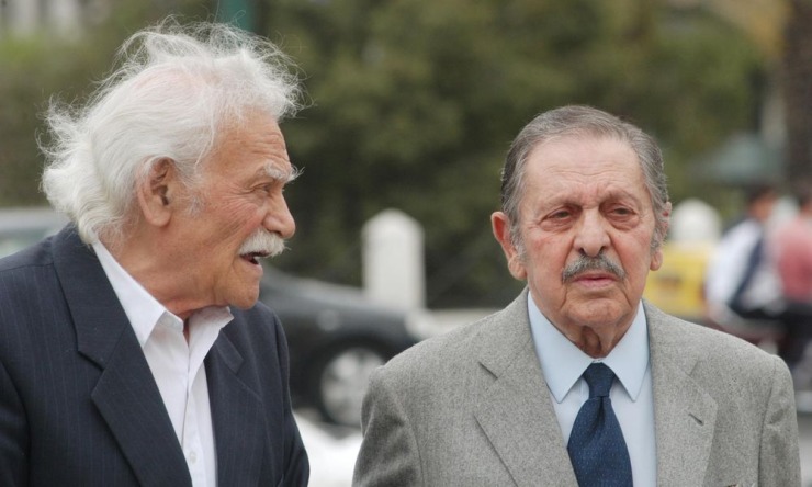 Σαν σήμερα, Γλέζος και Σάντας κατεβάζουν τη σβάστικα από την Ακρόπολη | Sofokleousin